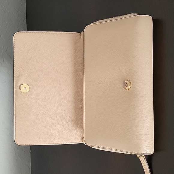 Tory Burch McGraw Convertible Crossbody - Picture 6 of 15